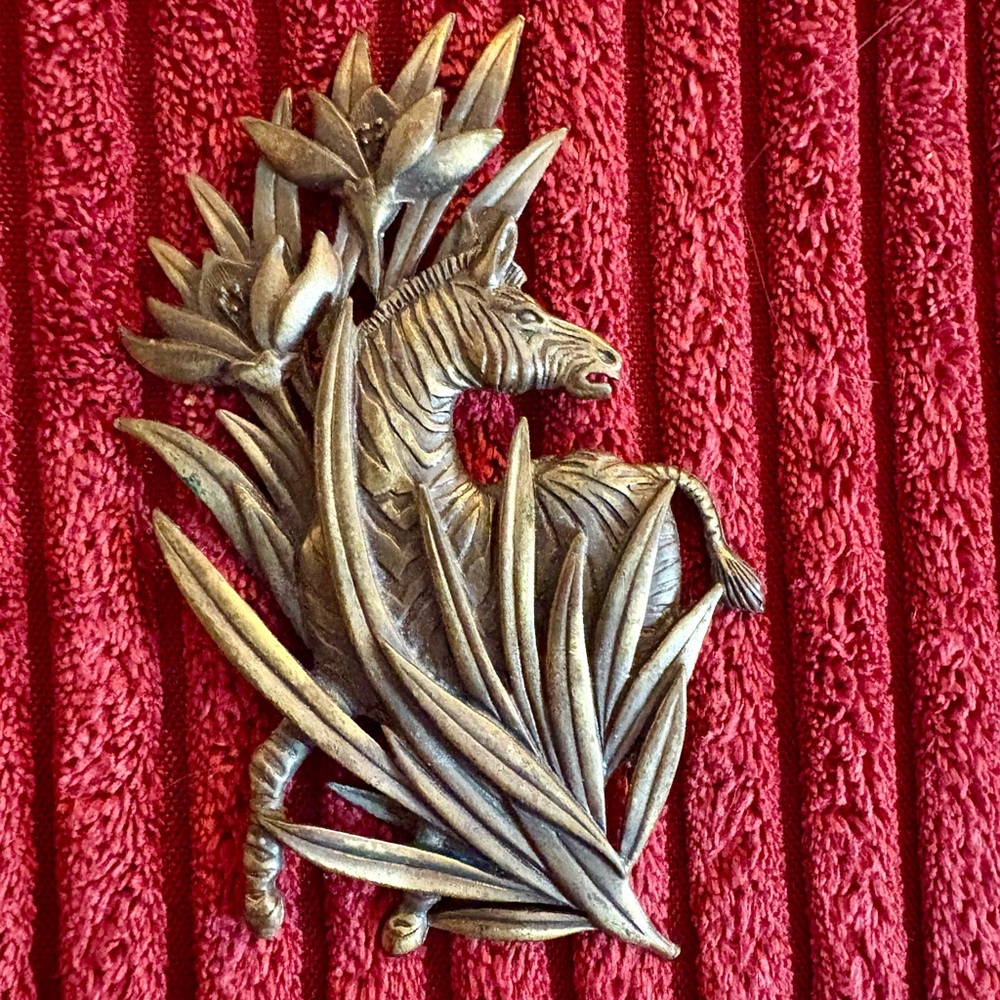 Elegant Bronze Zebra JJ Jonette Women’s Brooch